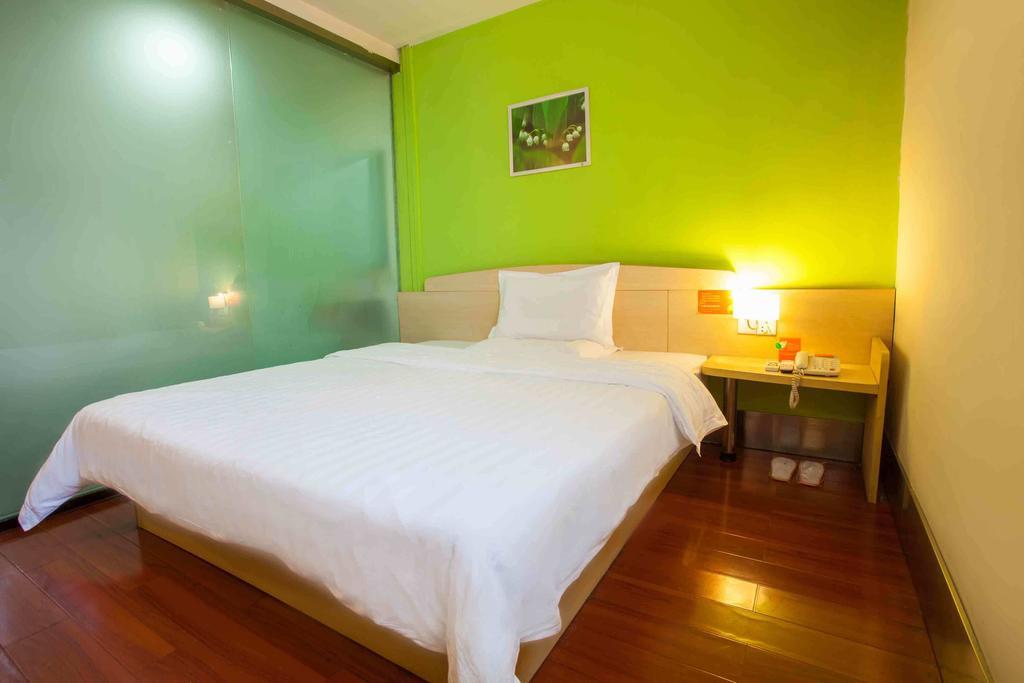 7Days Inn Chongqing Jiefangbei Jiaochangkou Subway Station Room photo