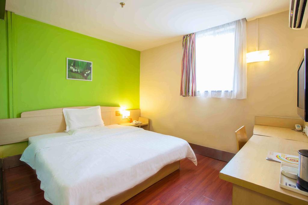 7Days Inn Chongqing Jiefangbei Jiaochangkou Subway Station Room photo